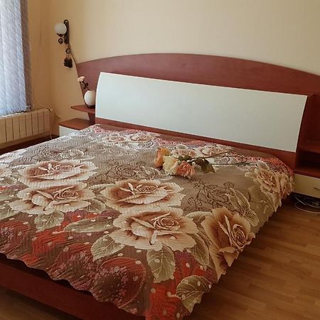 Rosarium Residence Guest House Dryanovo Bagian luar foto