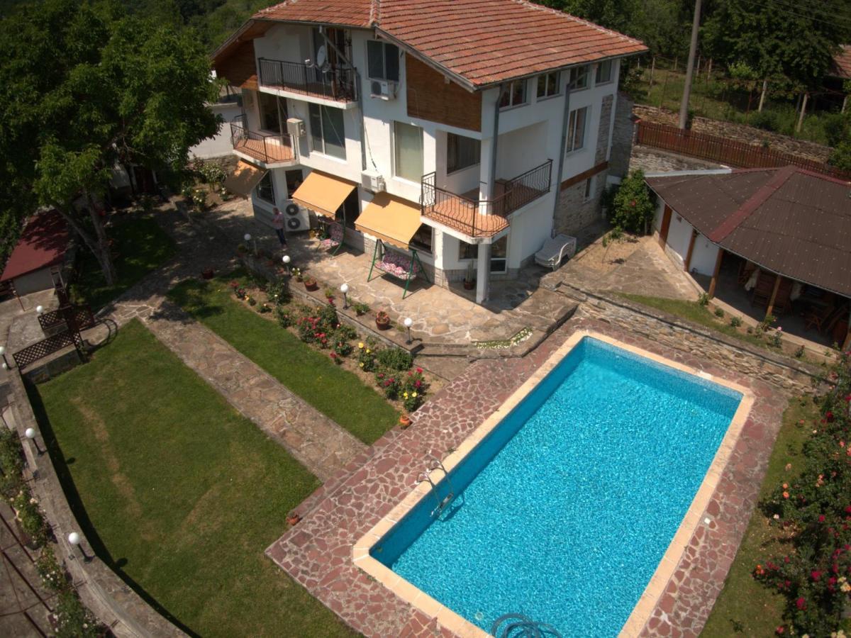 Rosarium Residence Guest House Dryanovo Bagian luar foto