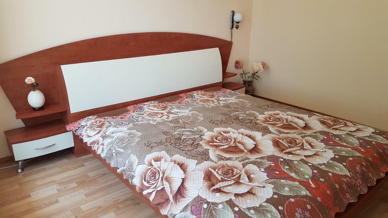 Rosarium Residence Guest House Dryanovo Bagian luar foto