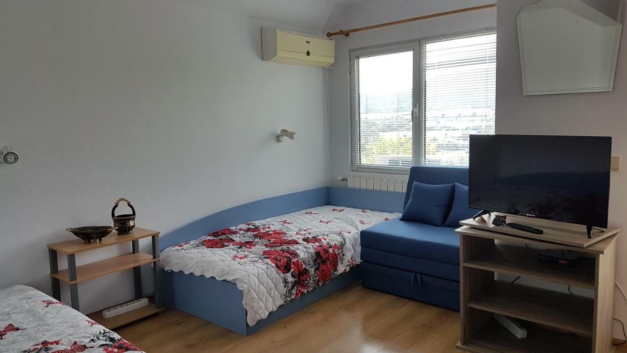 Rosarium Residence Guest House Dryanovo Bagian luar foto