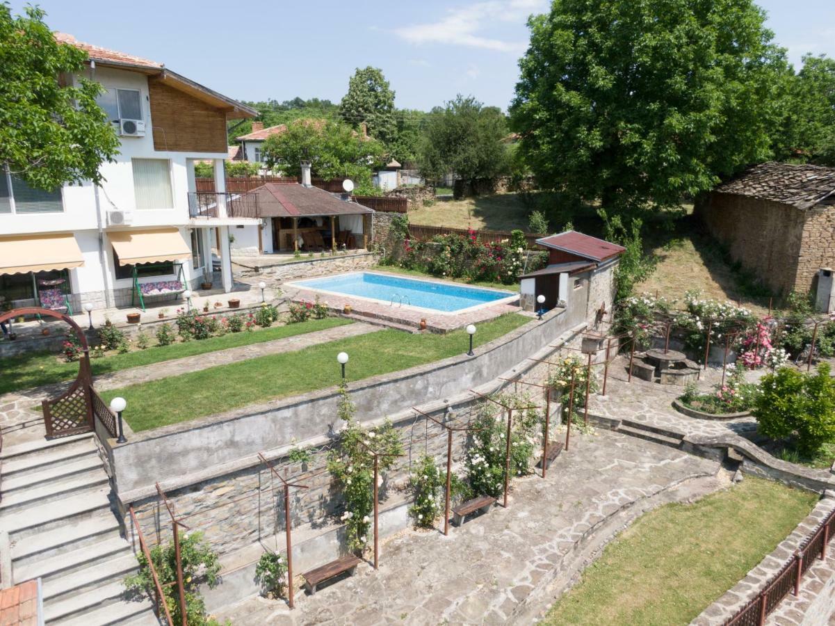 Rosarium Residence Guest House Dryanovo Bagian luar foto
