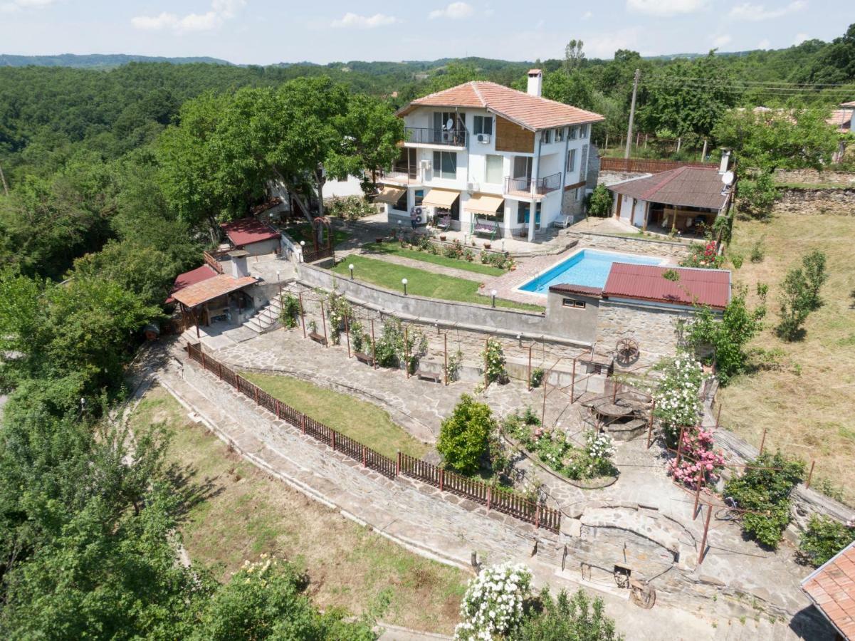Rosarium Residence Guest House Dryanovo Bagian luar foto
